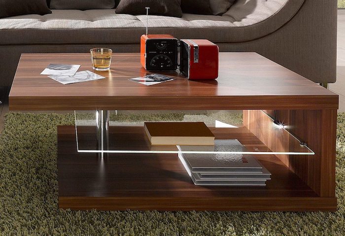 LED-Beleuchtung auf einem Sofatisch